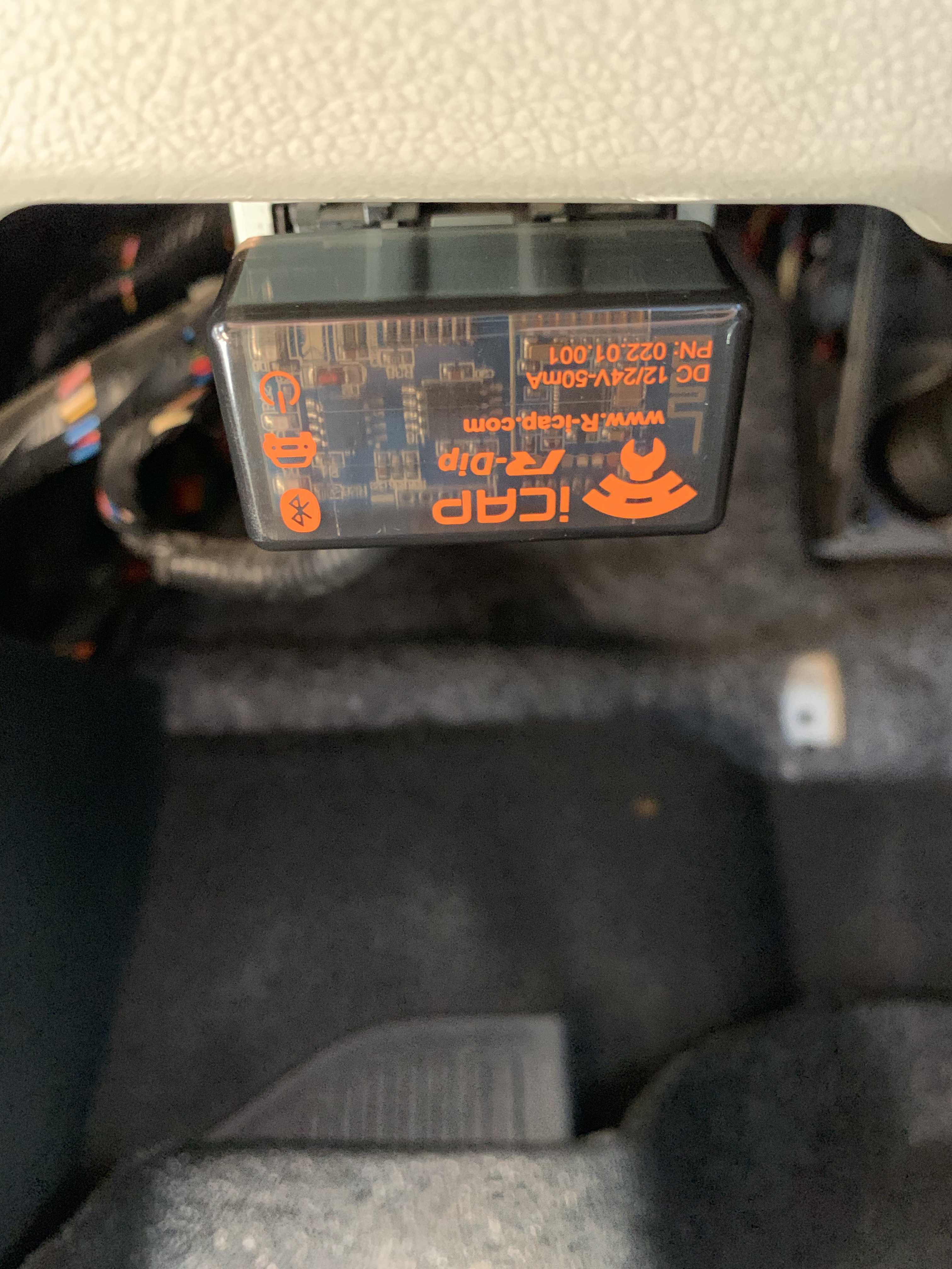 پورت OBD2 ماشین